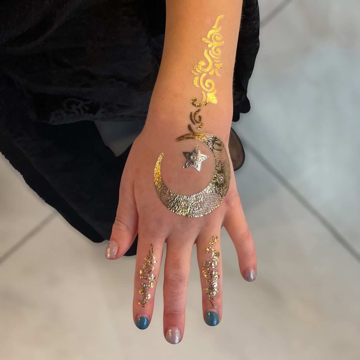 Gleam henna body art applied on skin — water-resistant, lasts 3–5 days | Palace.design