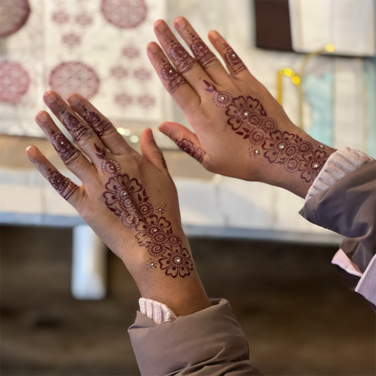 Scarlet Veil - Rouge Henna-Inspired Body Art