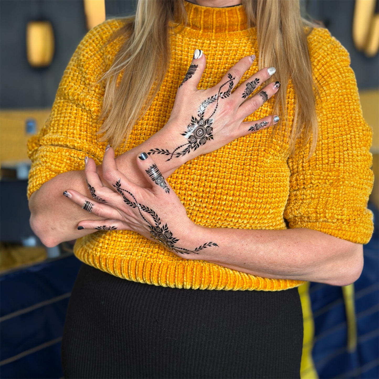 Dark Petal - Midnight Henna-Inspired Body Art