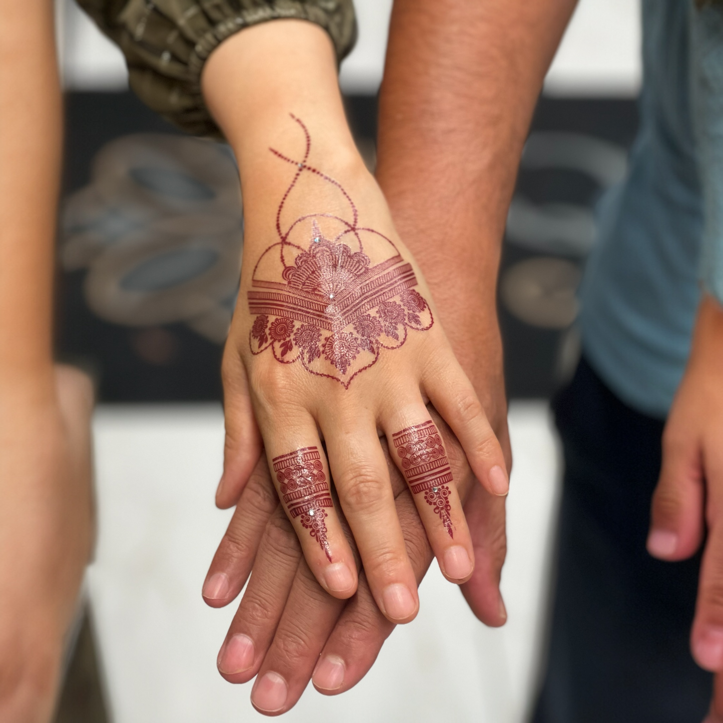 Opal henna body art applied on skin — peel, press & reveal, lasts 3–5 days | Palace.design