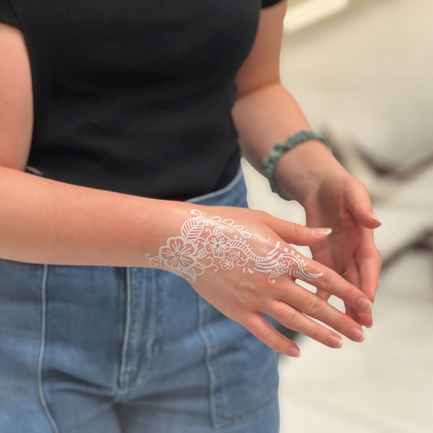Frost Petal - Pearl Henna-Inspired Body Art