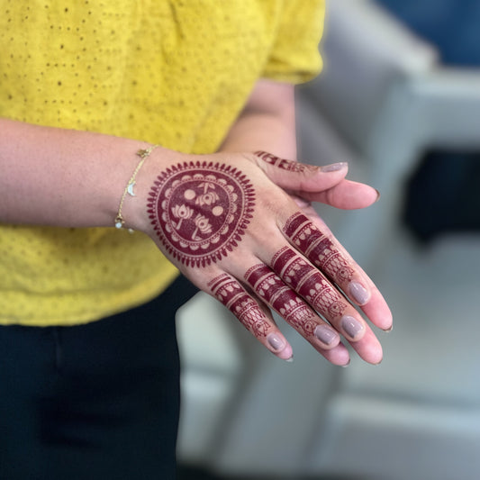 Myst henna body art applied on skin — peel, press & reveal, lasts 3–5 days | Palace.design