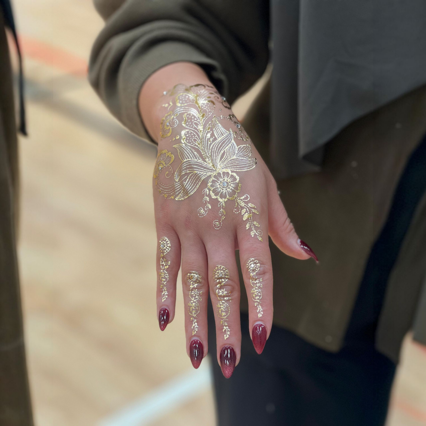 Honey Silk henna body art applied on skin — water-resistant, lasts 3–5 days | Palace.design
