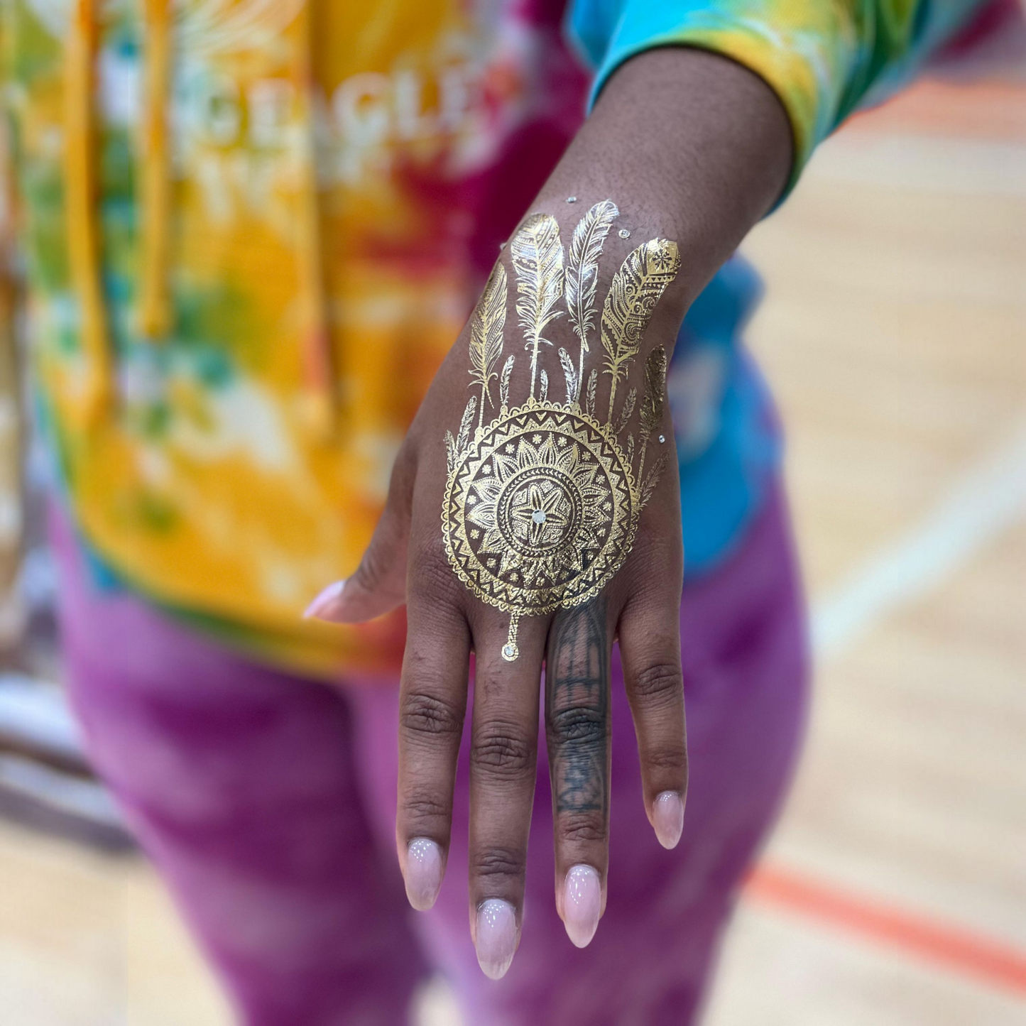 Zari henna body art applied on skin — water-resistant, lasts 3–5 days | Palace.design