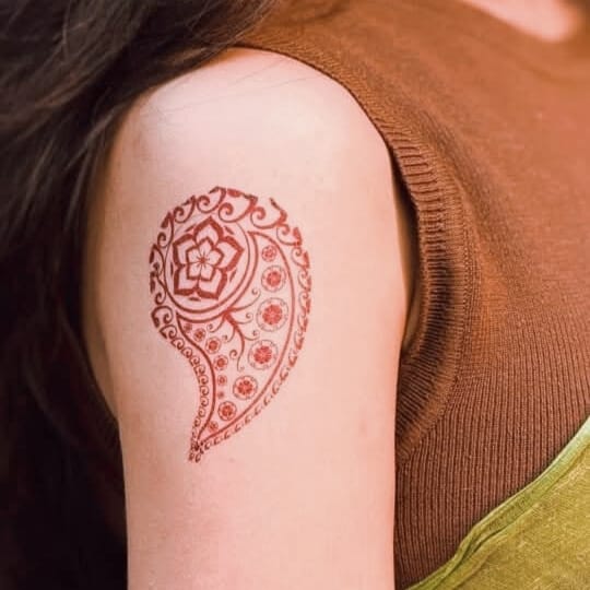 Sienna henna body art on skin — peel, press & reveal, lasts 3–5 days | Palace.design