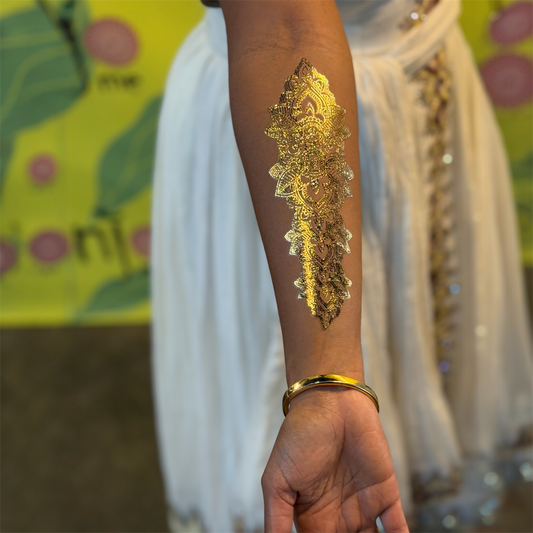 Saffron henna body art applied on skin — peel, press & reveal, lasts 3–5 days | Palace.design